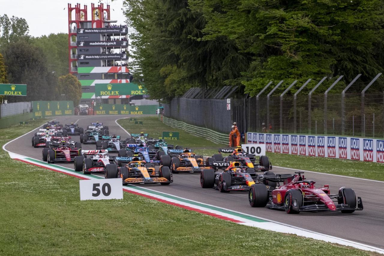 La Dimora Delle Emozioni - Il Fascino Del Centro Storico E L'Adrenalina Dell'Autodromo Appartement Imola Buitenkant foto